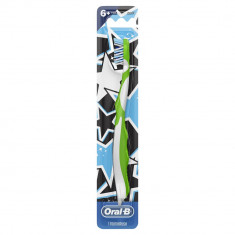 Periuta de Dinti pentru Copii, Oral-B, CrossAction, Varsta 6+ Ani, Multi-Protectie, Peri Soft, Culoa