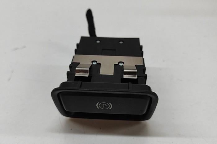 Buton fr&acirc;nă de m&acirc;nă INFINITI Q30 2019 OEM: A2469050451 31522642