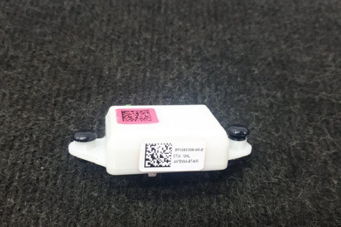 Amplificator de antena TESLA MODEL 3 2018 OEM: 1093306-00-E,P1093306-00-E | 11372398