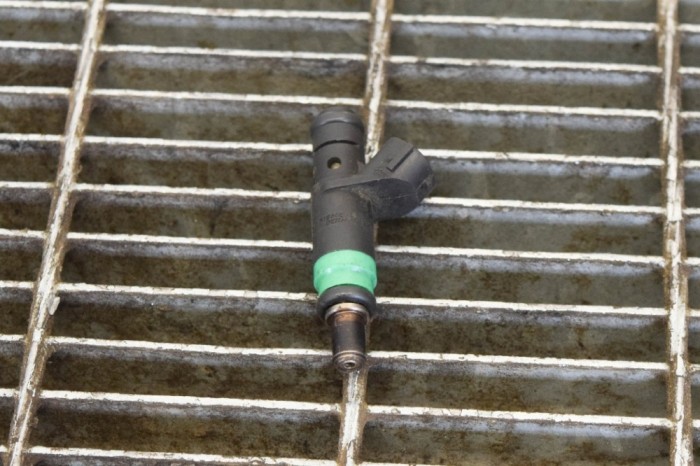 Injector de combustibil AUDI A6 4B2, C5 2004 OEM: 06C133551 11206810