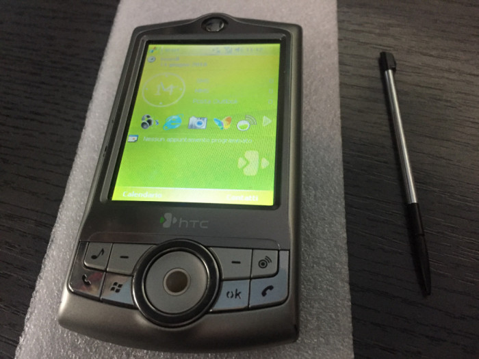 TELEFON DE COLECTIE PDA HTC P3300 ALIAS ARTEMIS WIN 5.0 DEFECT.CITITI DESCRIEREA