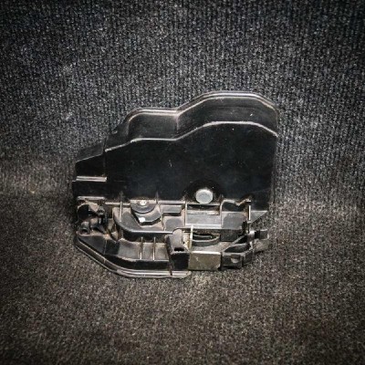 &amp;Icirc;ncuietoare ușă dreapta spate BMW X3 E83 2009 OEM: 7167070 1748795 foto