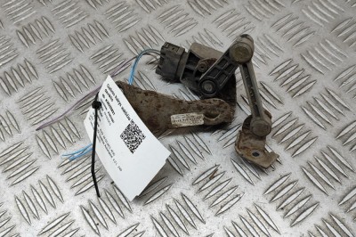 AUDI A8 D3 4E2, 4E8 2006 OEM: 4E0616571D,4E0907503C SKU: 30255821 foto