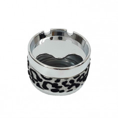 Scrumiera metalica Delux Ashtray cu capac rotativ