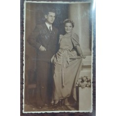 Fotografie tip carte postala - Cuplu tanar