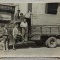Barbati cu camion, reclame Loteria de Stat, Birou Voiaj// Foto Carol Abad