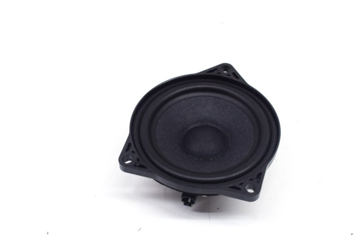 Difuzor ușă dreapta față TESLA MODEL 3 2021 OEM: 1079742-00-B | 17132970
