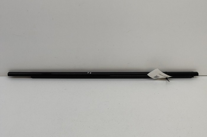 Chedar geam ușă dreapta față LAND ROVER RANGE ROVER VELAR L560 2018 OEM: J8A2-21452-AD | 27525145