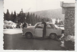 M5 C46 - FOTO - FOTOGRAFIE FOARTE VECHE - cu trabantul la munte - anii 1960