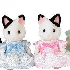 Figurine Sylvanian Families-Familia Pisicutelor Tuxedo