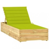Cumpara ieftin Șezlong cu pernă verde aprins, lemn de pin tratat