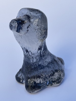 Sculptura animaliera din sticla de forma unui catel foto