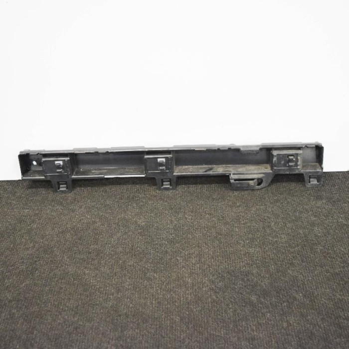 Suport prag lateral st&acirc;nga spate BMW 2 Coupe F22, F87 2014 OEM: 7268073 10688107
