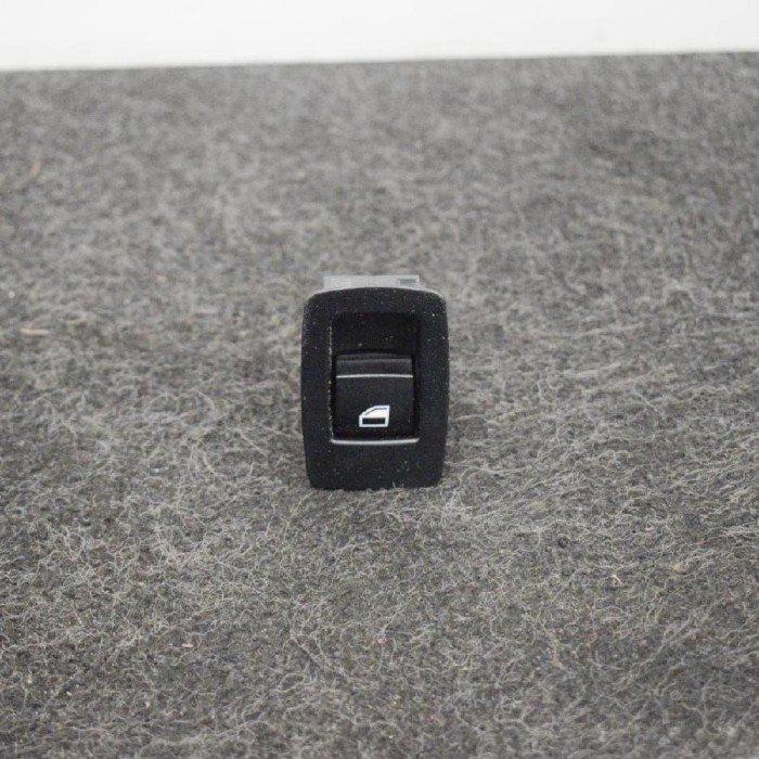 Buton geam ușă dreapta spate BMW 3 F30, F80 2013 OEM: 9208106 2830810