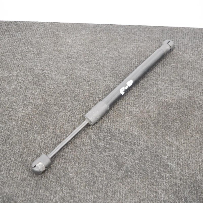 Amortizor capota dreapta față VOLVO XC90 II 2017 OEM: 31425788 3815395
