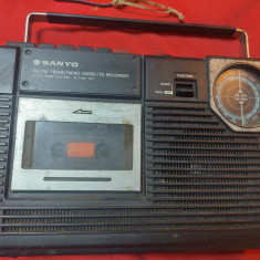 radio casetofon Recorder Sanyo M2402-3fz,radiocasetofon vechi de colectie functi