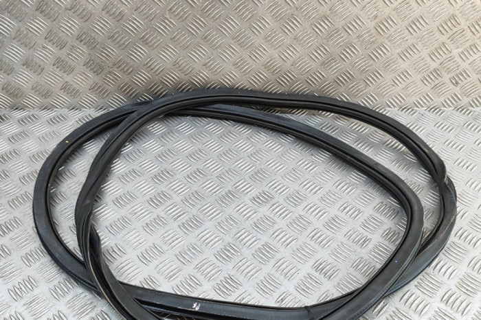 Garnitura ușă st&acirc;nga față AUDI Q7 4M 2016 OEM: 4M0831721D | 32061367