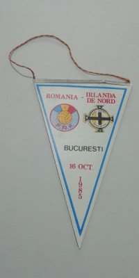 D9 67 - fanion - sport - fobal - echipa nationala - Romania - Irlanda de Nord - 6 octombrie 1985 foto