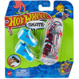 Set mini placa skateboard cu pantofi, Hot Wheels, HNG42