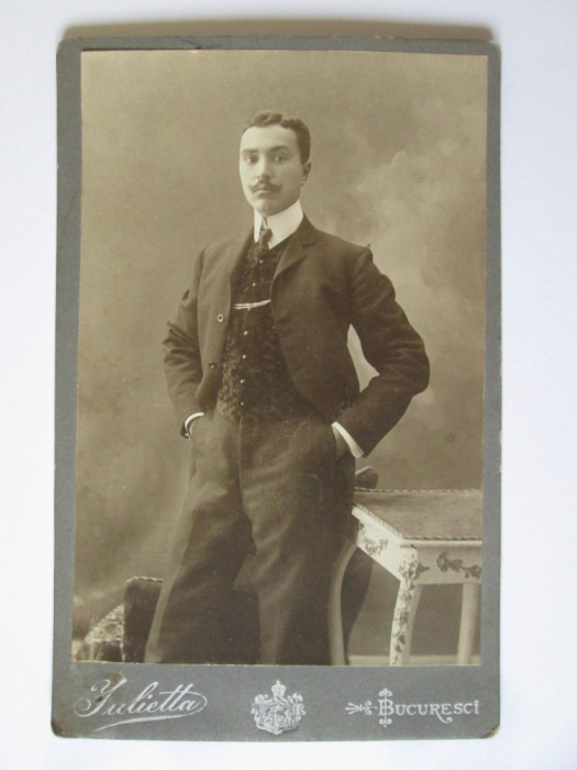 Fotografie pe carton 165 x 107 mm Julietta-București circa 1900