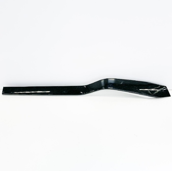 Ornament panou ușă dreapta față TESLA MODEL X 2016 OEM: 1035812-10-B,1035813-00 10641115