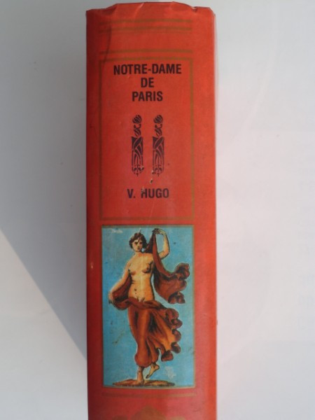 NOTRE DAME DE PARIS - VICTOR HUGO