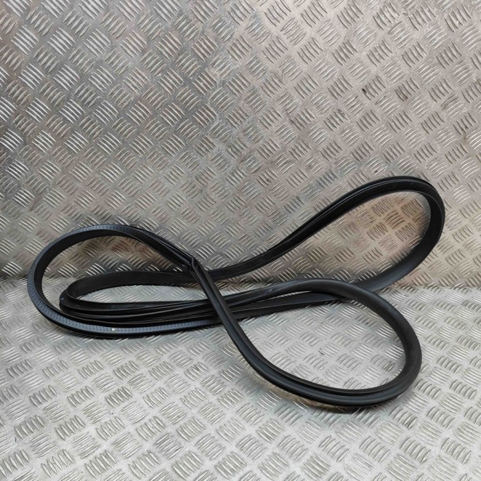 Garnitura ușă dreapta față TESLA MODEL Y 2023 OEM: 1497674-00-D