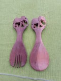 Set de lingira si furculita sculptate in lemn exotic