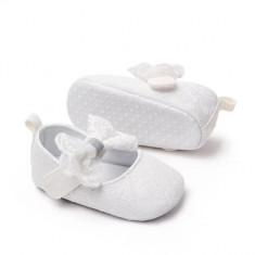 Pantofiori albi cu fundita din dantela (Marime Disponibila: 6-9 luni (Marimea foto