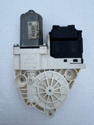 Modul/Motoras Usa VW (3C0959795B/ 3C8959703C, 3C8839461K) foto