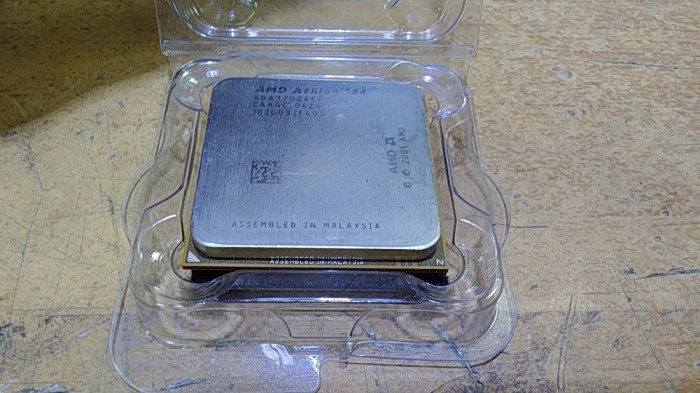 CPU amd Athlon 64 .700+ 2.4GHz ADA3700AEP5AR