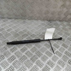 Amortizor capota dreapta față AUDI A4 Avant 8W5, B9 2017 OEM: 8W0823359B 30378443