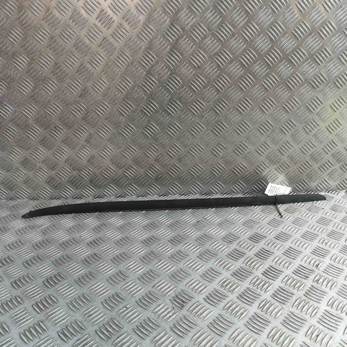 Ornament vertical parbriz dreapta VW TOUAREG 7P5 2017 OEM: 7P6854328A