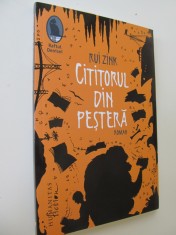 Cititorul din pestera - foto