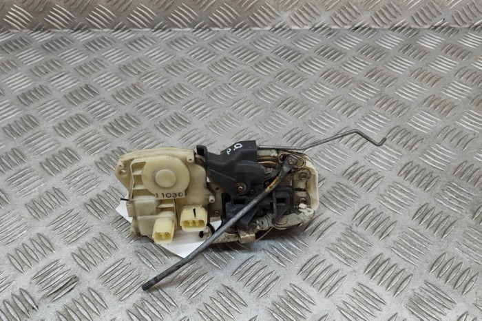 &Icirc;ncuietoare ușă dreapta față HONDA S2000 AP 2002 OEM: 72111-S2A-013 29499404
