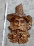 Sculptura in lemn Batranul cu pipa/Spiritul Padurii 35 cm.