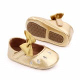 Pantofiori aurii din lac cu puncte argintii (Marime Disponibila: 3-6 luni