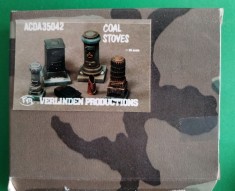 Kit COAL STOVES Firma VERLINDEN PRODUCTIONS Cod 35042 Scara 1/35 DIORAMA MACHETA ASAMBLARE HOBBY WWII ACCESORII RĂȘINĂ SOBE CĂRBUNE MĂSURĂ