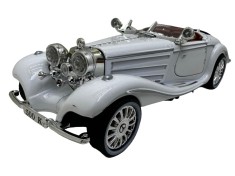 Macheta Mercedes 500K epoca alb 1/32 lumini sunet deschide usile si capotele