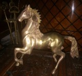 Superbă sculptura,cal din bronz masiv de dimensiuni impozante o piesa foarte masiva,grea aprox.3,5 kg de bronz