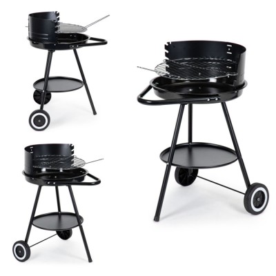 G&amp;ouml;rgős kerti grill &amp;aacute;ll&amp;iacute;that&amp;oacute; r&amp;aacute;csmagass&amp;aacute;ggal foto