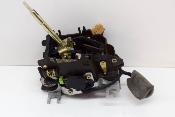 Timonerie cutie de viteze AUDI A8 D2 4D2, 4D8 2000 OEM: 4D0713041 13685964
