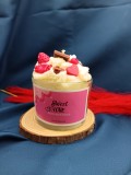 Sweet Love , Lumanare Parfumata cu Frisca si Inimioare Rosii in Recipient de Sticla