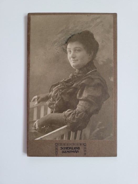 FOTOGRAFIE CDV PORTRET FEMEIE, FOTOGRAF SCHERLING ANTAL SZATMAR, SATU MARE, 1880