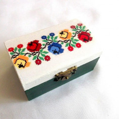 cutie lemn decorata cu motiv traditional 43633