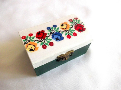 cutie lemn decorata cu motiv traditional 43633 foto