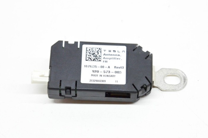 Amplificator de antena TESLA MODEL Y 2020 OEM: 1079735-00-A 13828505