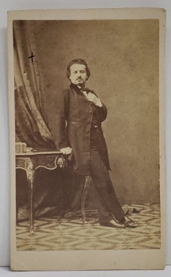 PORTRETUL UNUI TANAR GERMAN , IN STUDIO , FOTOGRAFIE C.D.V. , SFARSITUL SEC. XIX foto