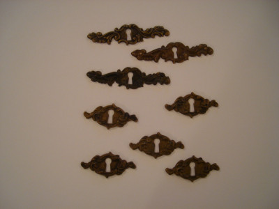 Set de aplici vechi din alama cu cheie, model deosebit foto