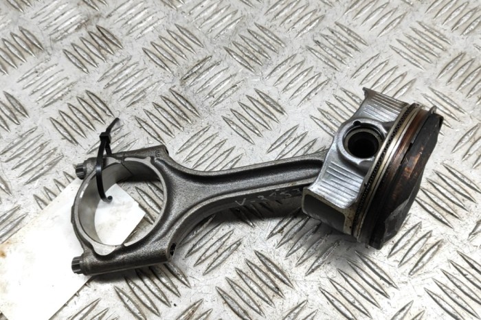 Piston VOLVO XC40 536 2022 OEM: 32298424,31401957 | 23516724